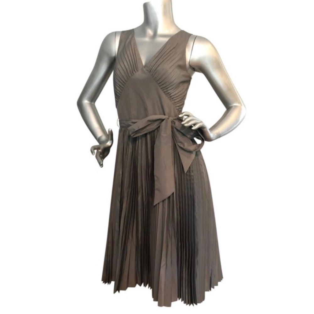 Banana Republic slate gray shimmery dress / pleated skirt